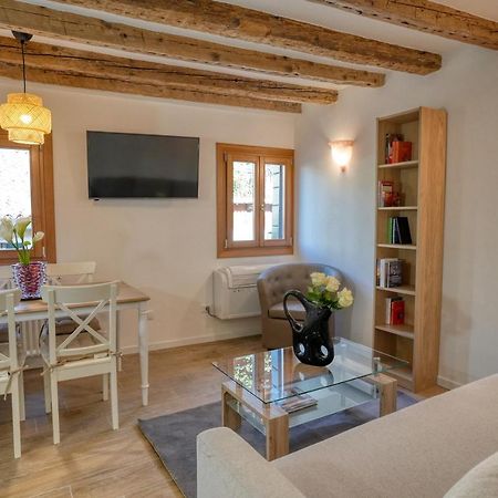 Ecco Suites Apartments Венеция Экстерьер фото
