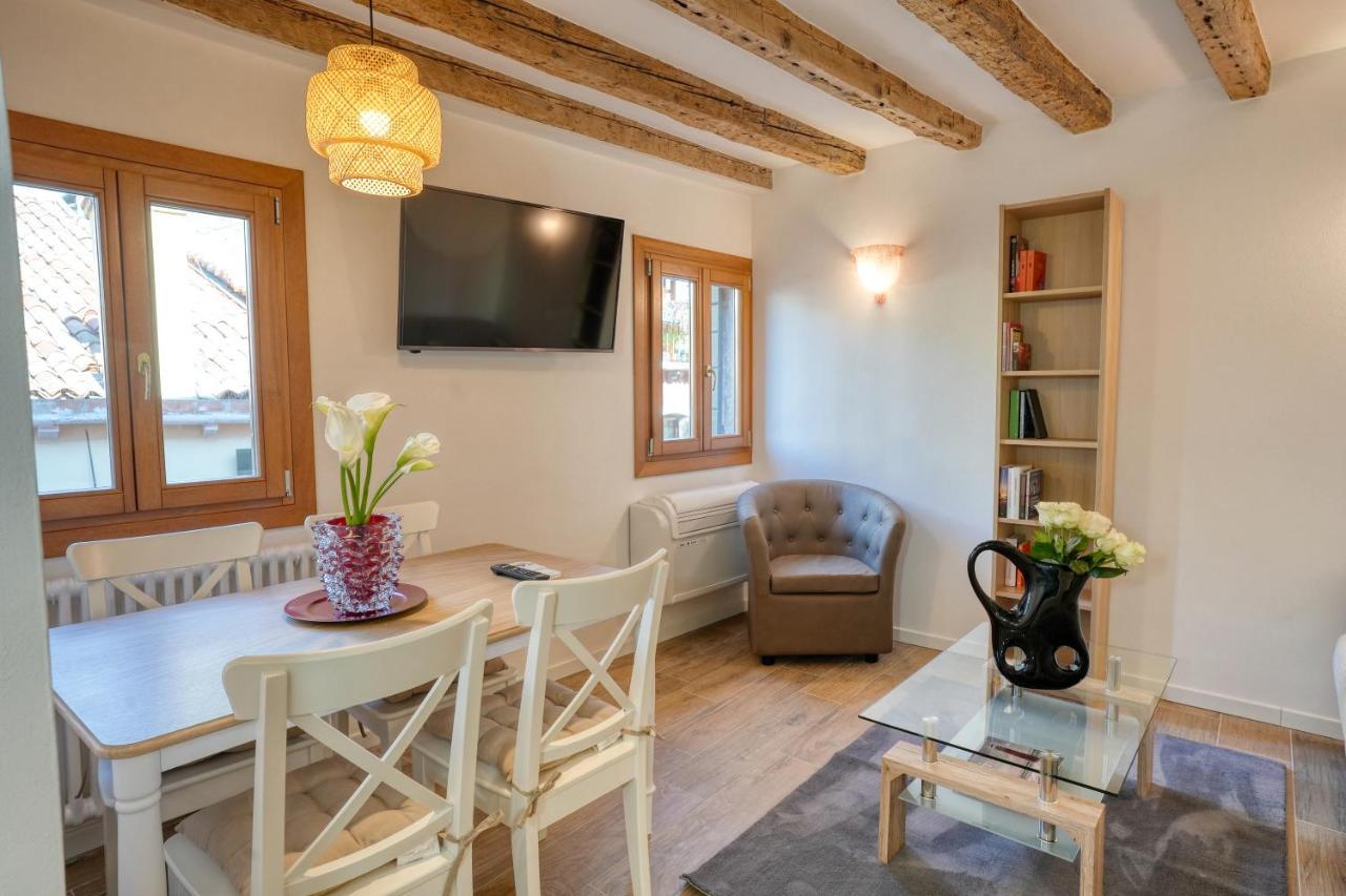 Ecco Suites Apartments Венеция Экстерьер фото
