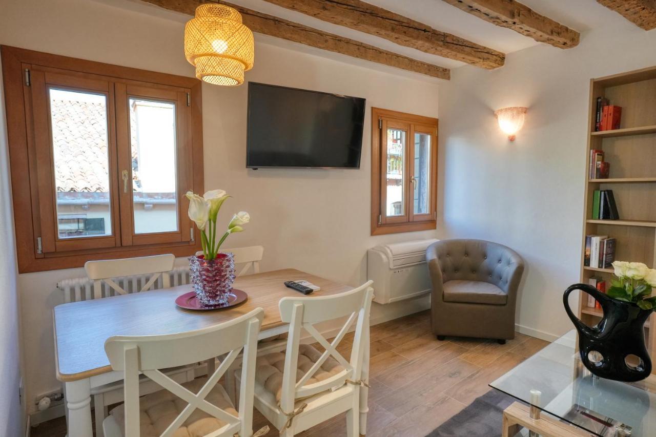 Ecco Suites Apartments Венеция Экстерьер фото