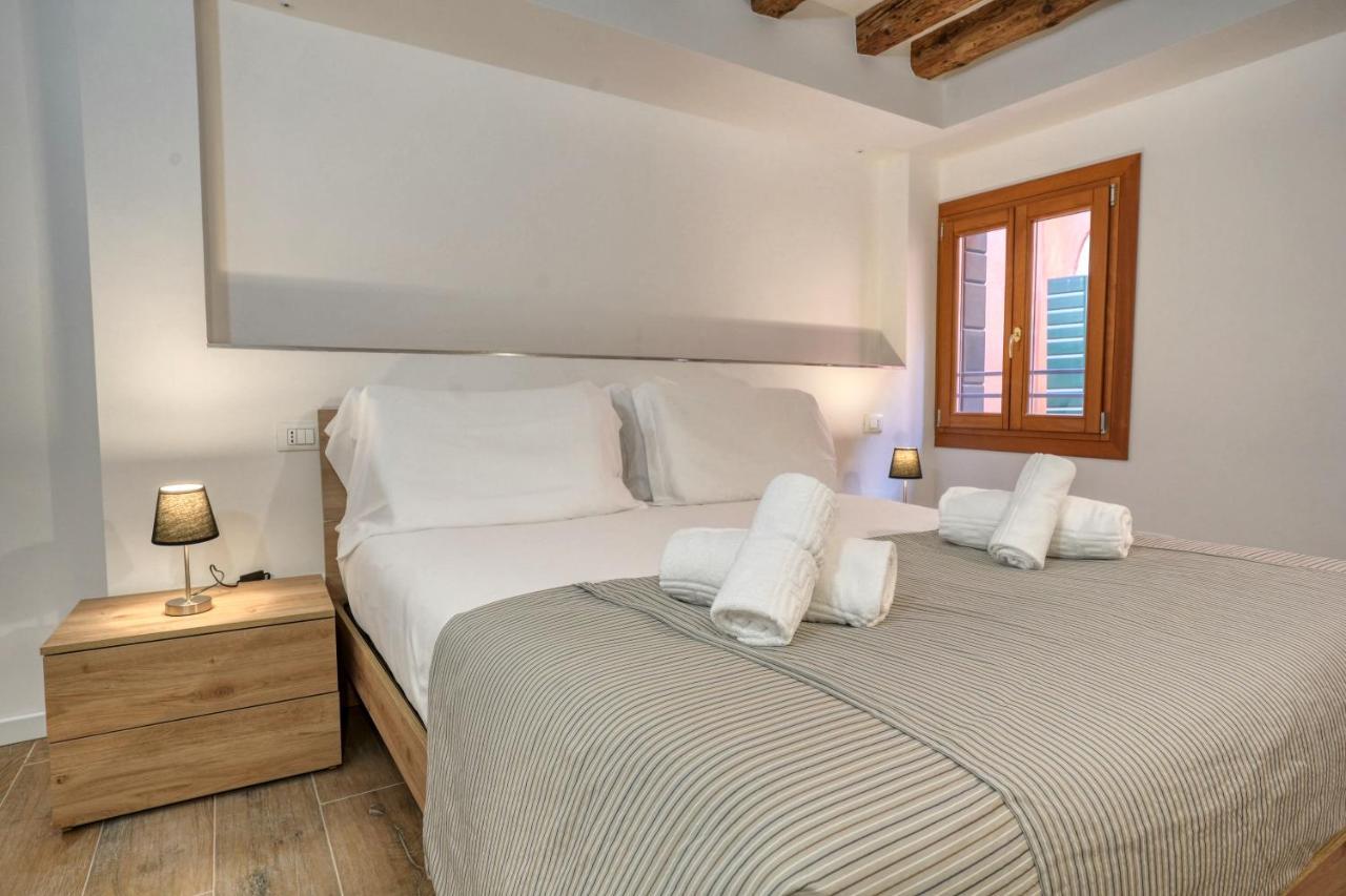 Ecco Suites Apartments Венеция Экстерьер фото