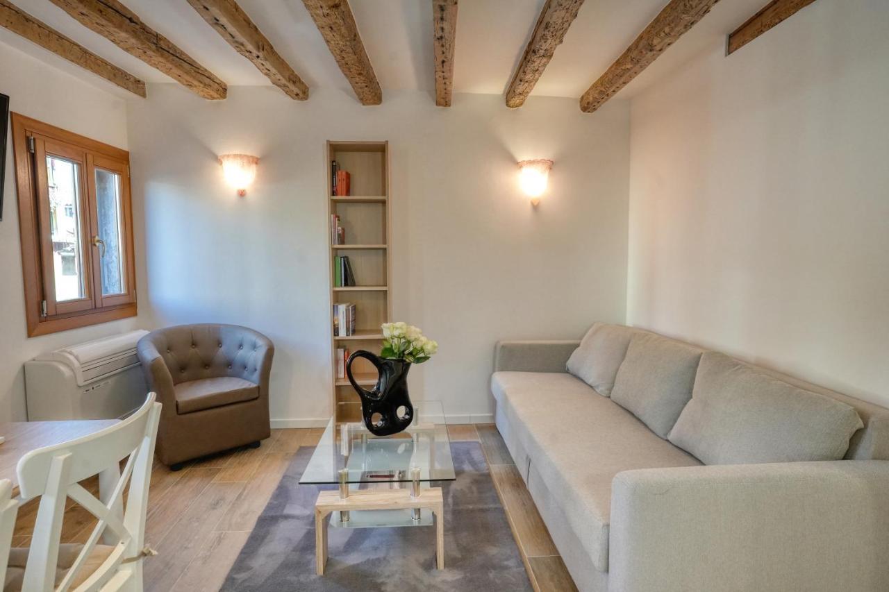 Ecco Suites Apartments Венеция Экстерьер фото
