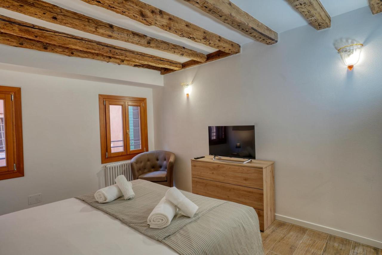 Ecco Suites Apartments Венеция Экстерьер фото