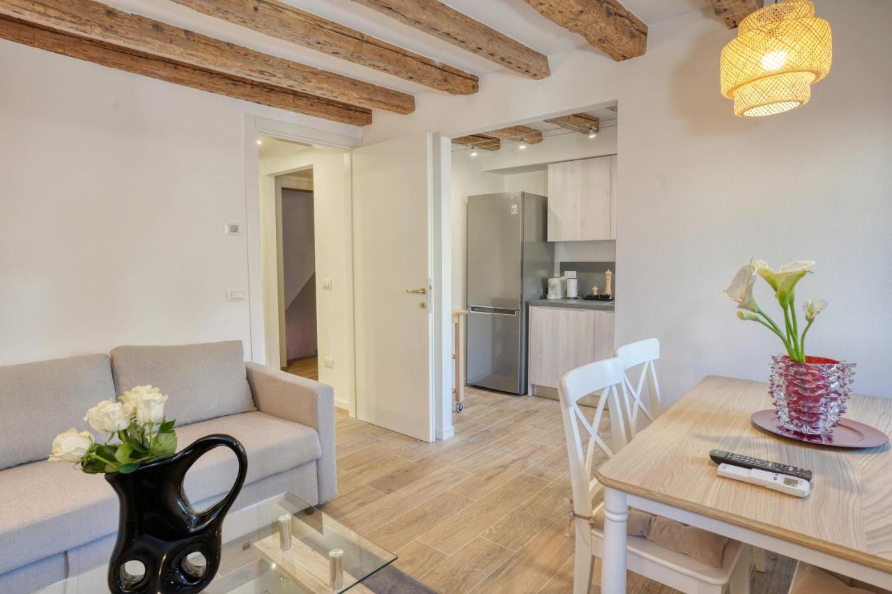 Ecco Suites Apartments Венеция Экстерьер фото