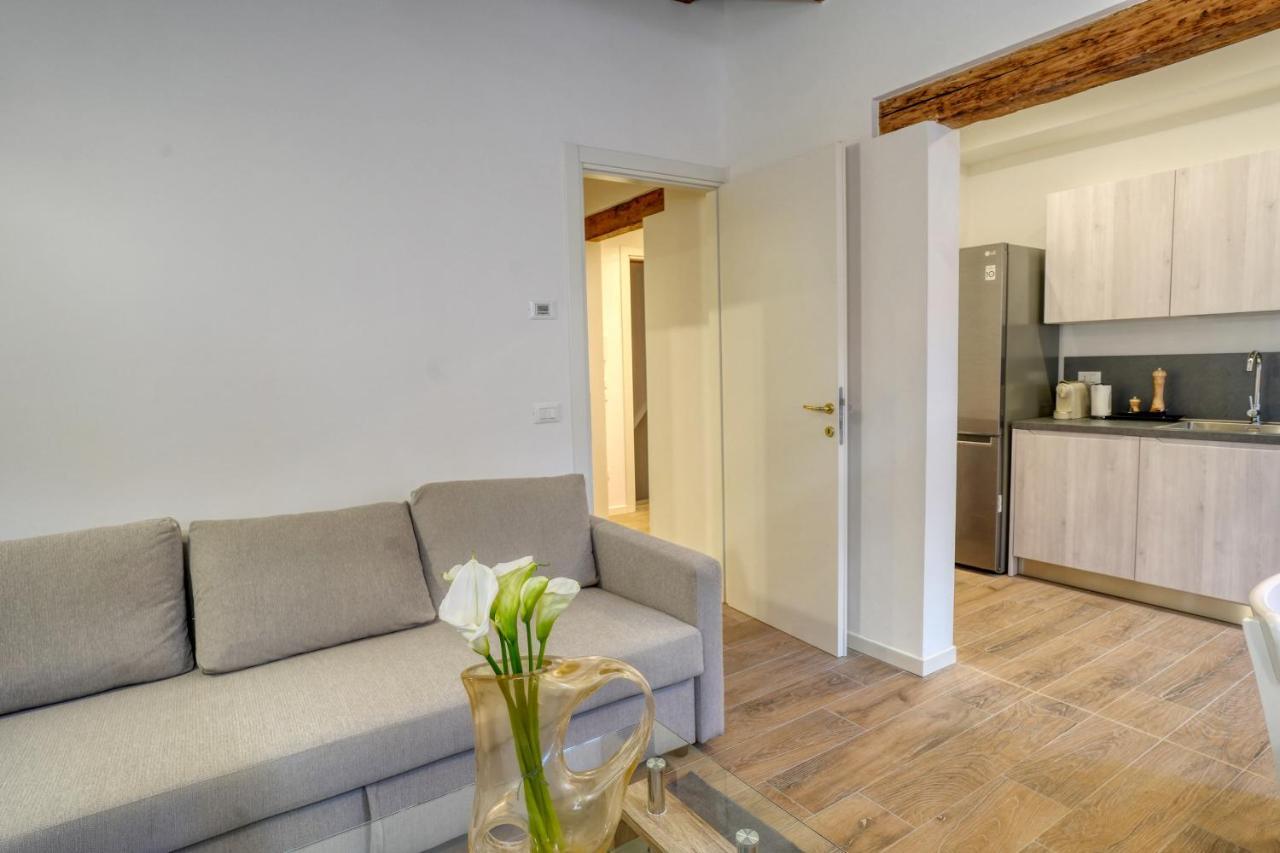 Ecco Suites Apartments Венеция Экстерьер фото