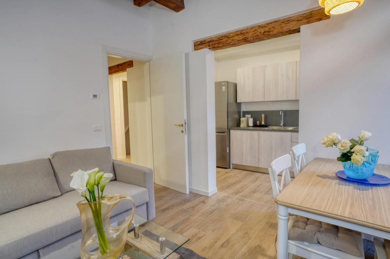 Ecco Suites Apartments Венеция Экстерьер фото