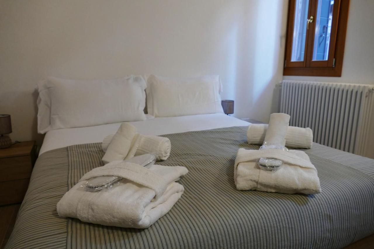 Ecco Suites Apartments Венеция Экстерьер фото